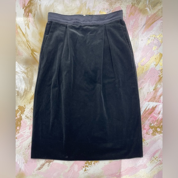 Dolce & Gabbana black velvet knee-length skirt with pockets S - Picture 1 of 11